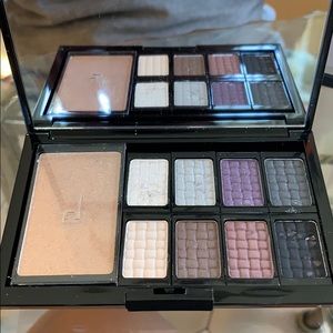 Doucce freematic eyeshadow pro palette Smokey eye